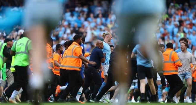 而晚到半拍 而晚到半拍